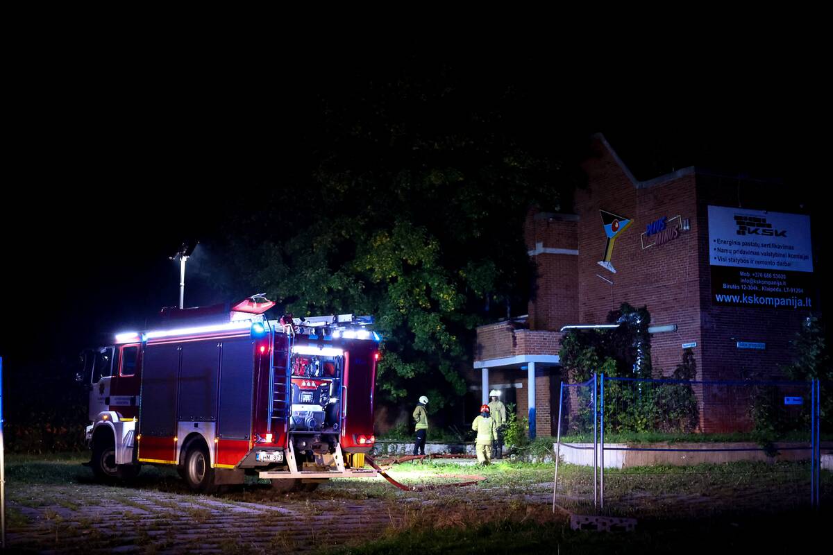 Darbymetis: vos per 20 minučių Klaipėdos ugniagesiai sulaukė trijų pranešimų apie gaisrus.