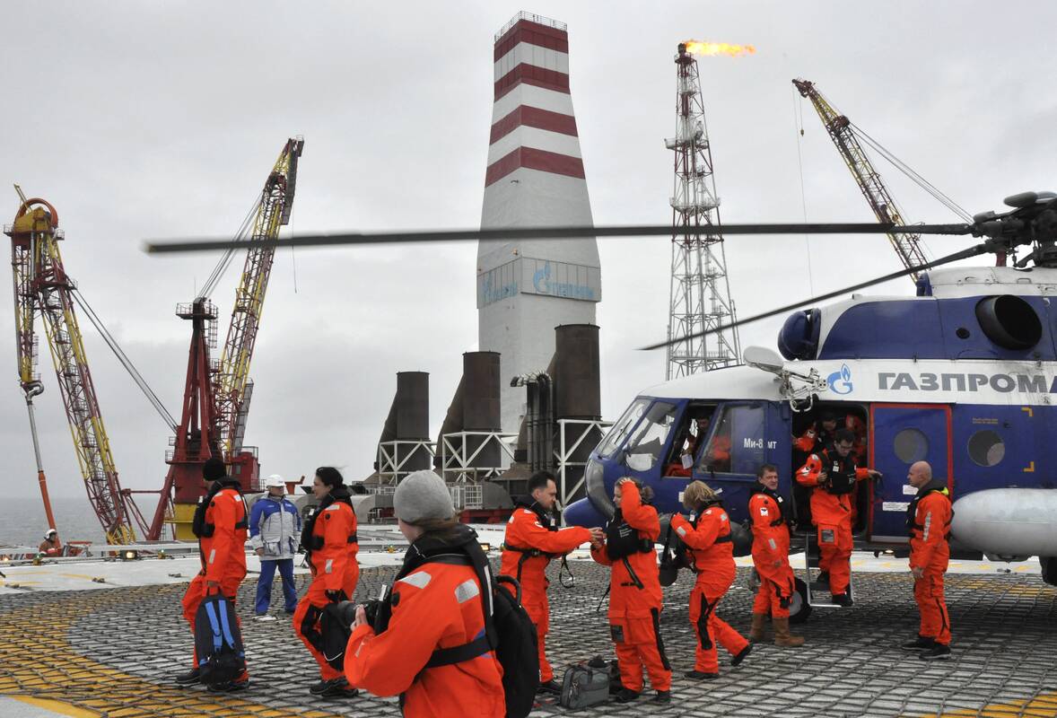 Planai: remiantis rusų žiniasklaidos pranešimais, „Lukoil“ iki šių metų pabaigos turėtų gauti licenciją, leidžiančią eksploatuoti naftos telkinį „Nadežda“ Baltijos jūroje.