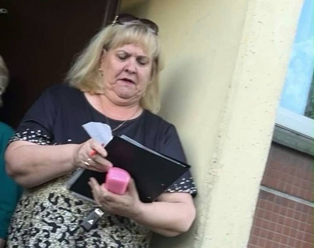 Pasekmės: po kieme vykusio bendrijos susirinkimo G. Korsakė priversta aiškintis teisme.