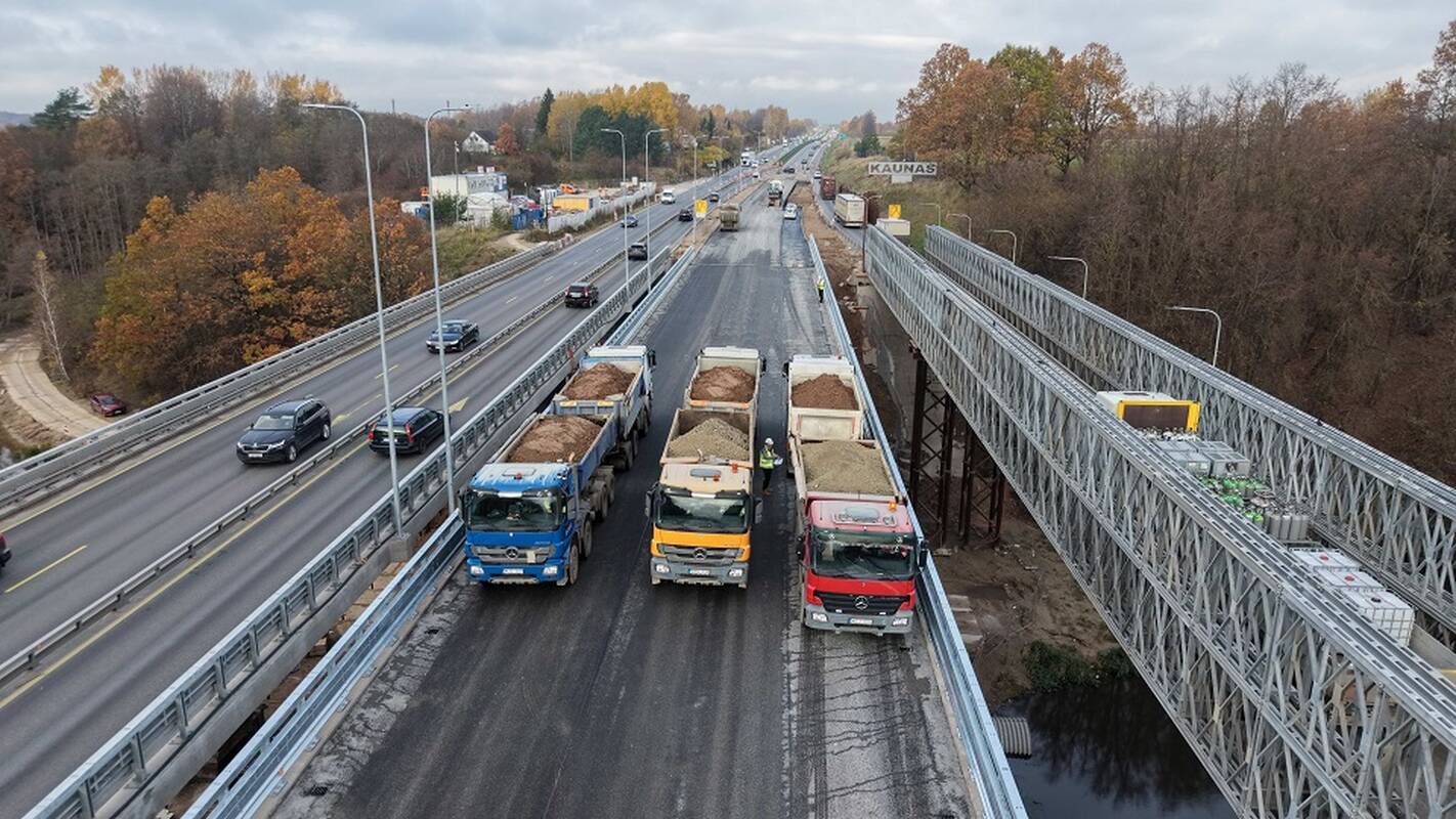 
<span>„Via Lietuva“: per Kruną eismas bus nukreiptas naujais tiltais, tačiau darbai tęsis</span>
