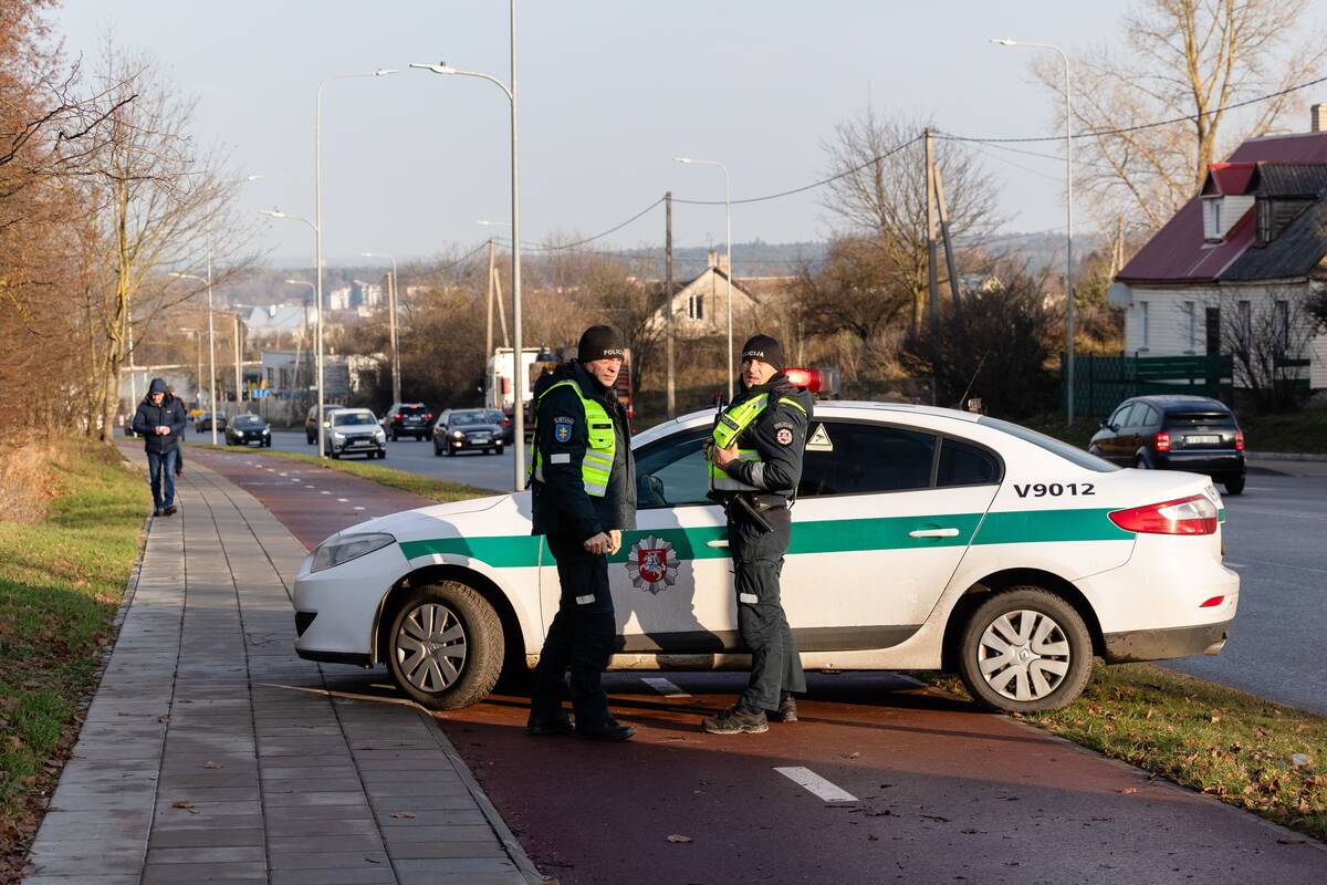
<span>Alytuje automobilis partrenkė pėsčiąją</span>
