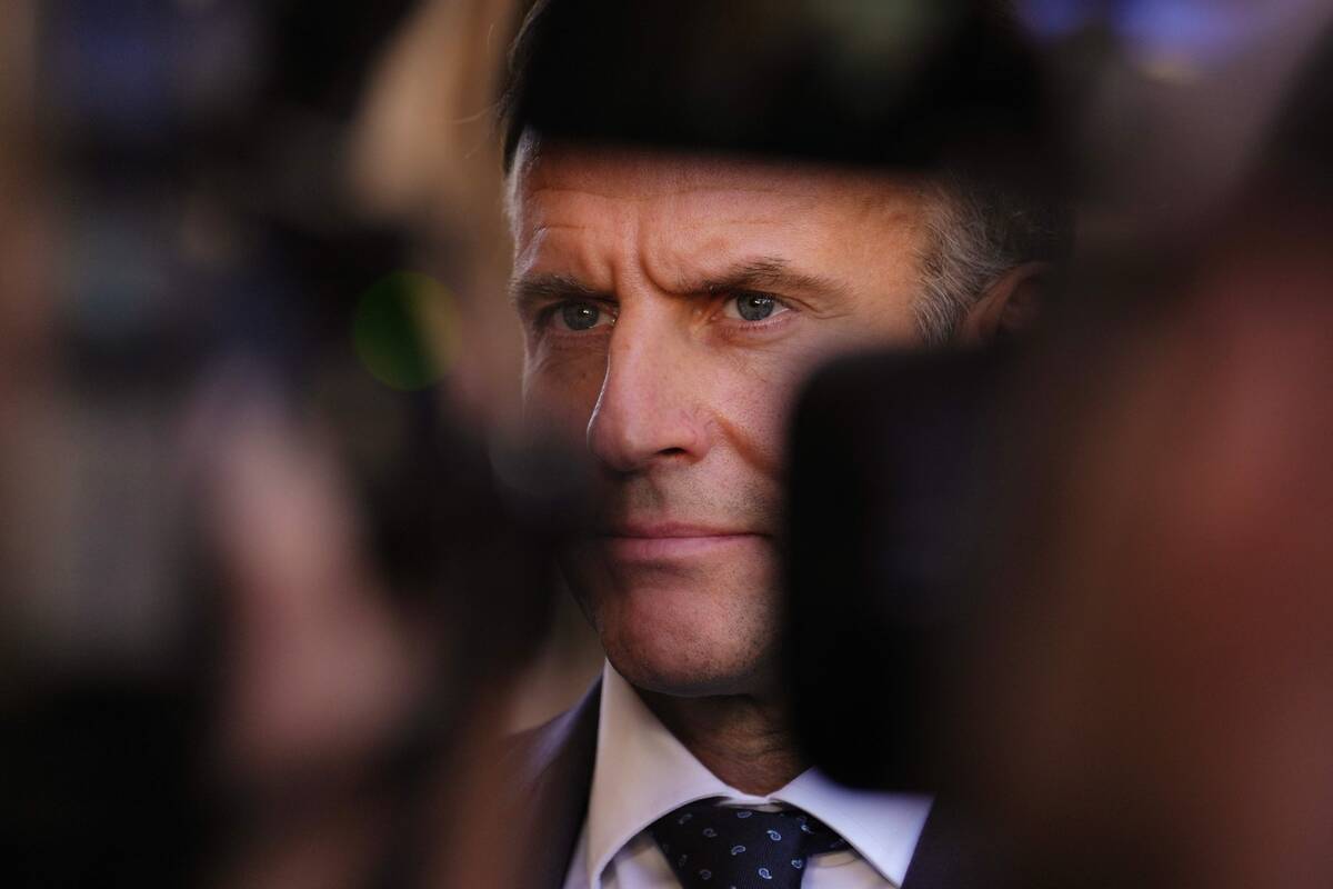 
<span>Macronas: tokia suirutė yra nenormali</span>
