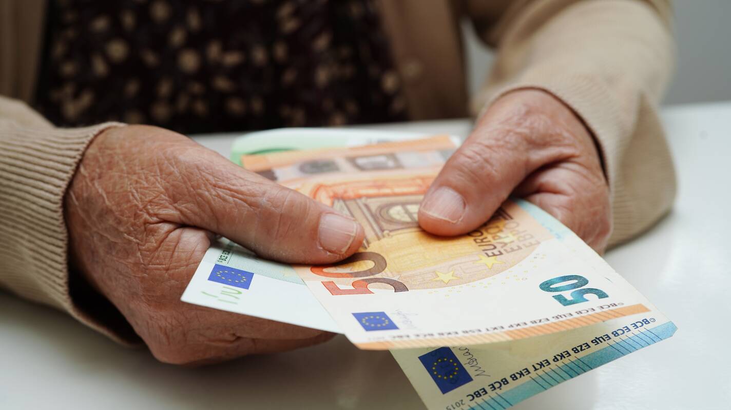
<span>Atsakė, kodėl pensijos augs mažiau, nei žadėta</span>
