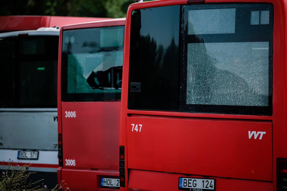 
<span>Policija: neblaivi vairuotoja Vilniuje susidūrė su autobusu</span>
