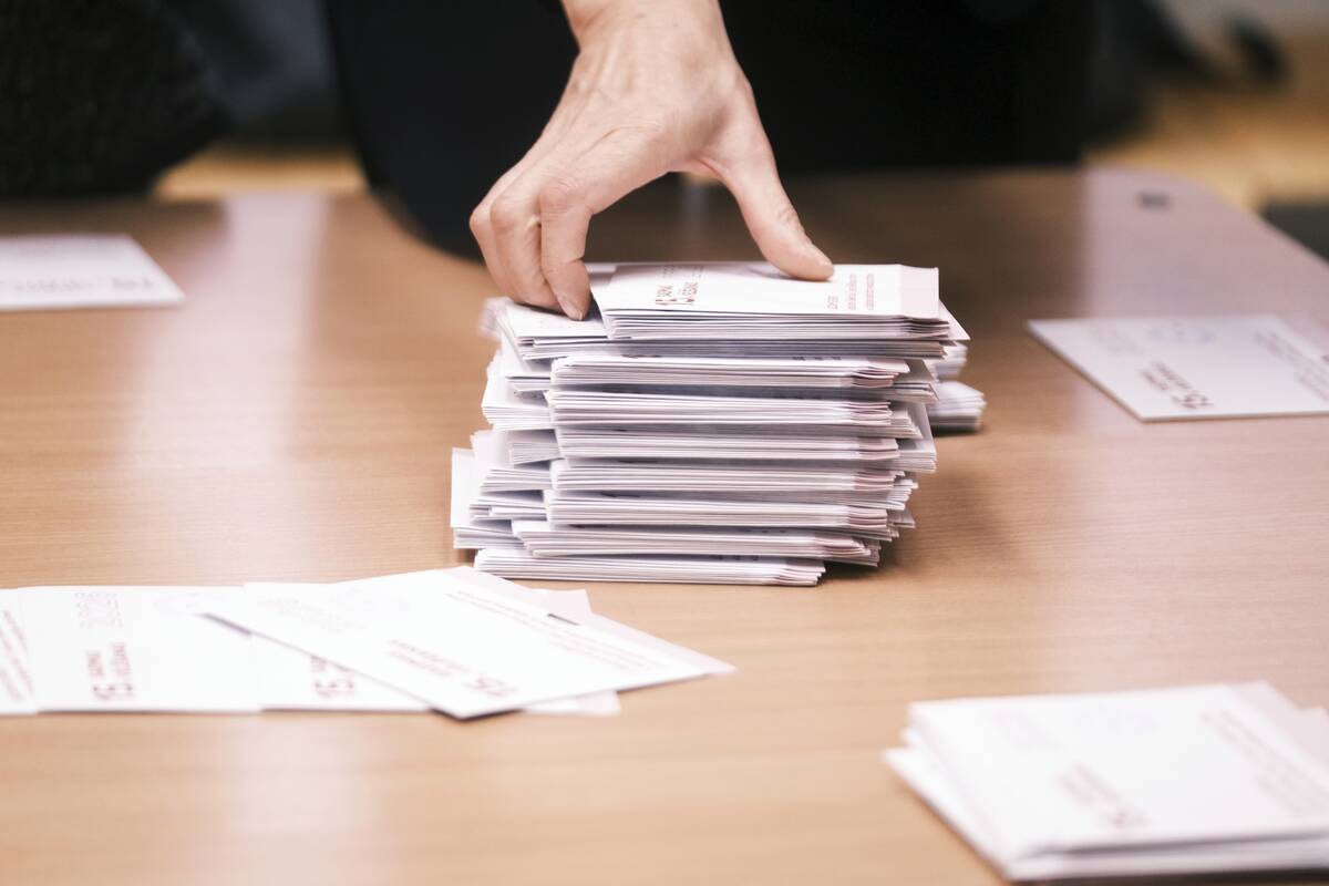 
<span>Suskaičiavus 90 proc. balsų, Latvijos parlamento rinkimuose užtikrintai pirmauja valdantieji</span>
