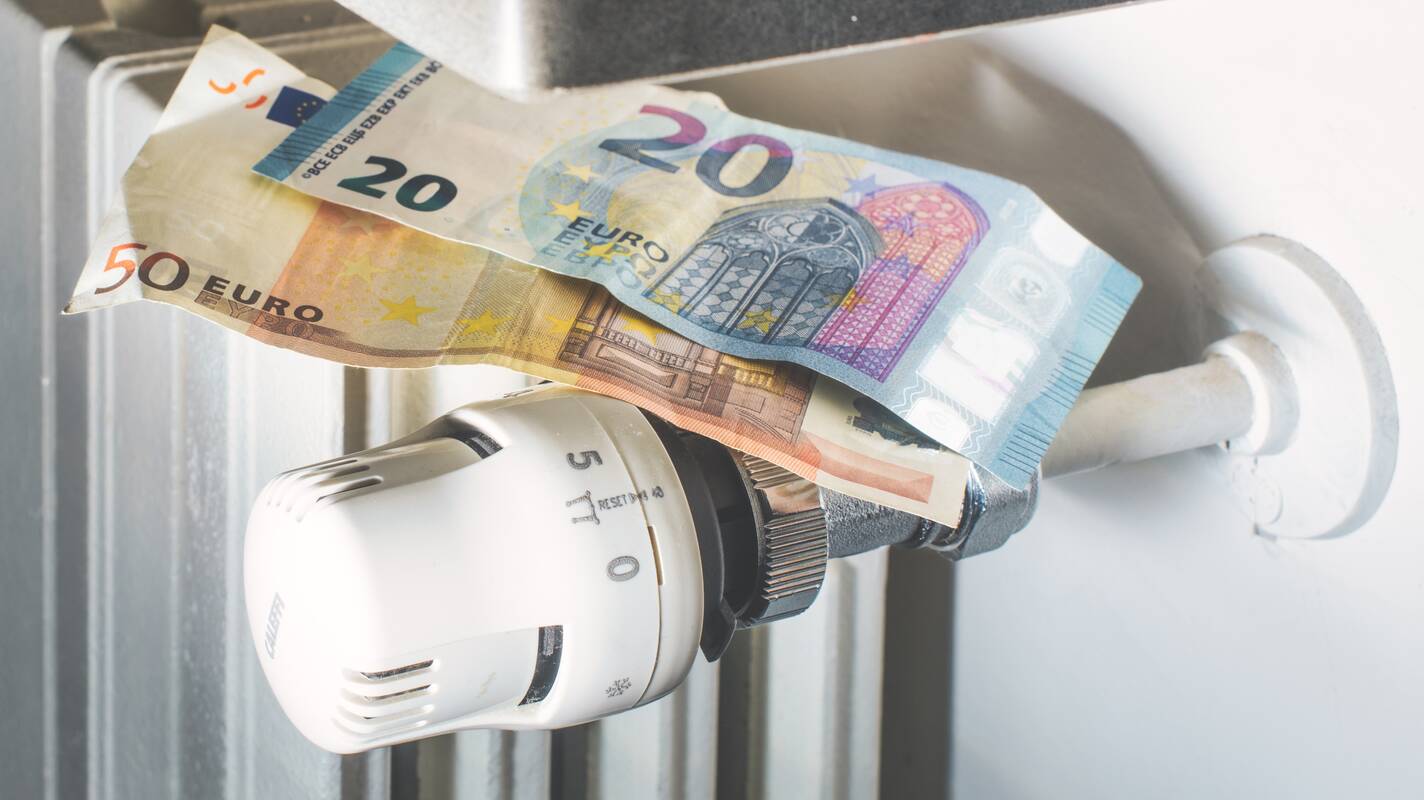 
<span>Apklausa: daugiau nei 60 proc. gyventojų šildymo sezonui finansiškai iš anksto nesiruošia</span>
