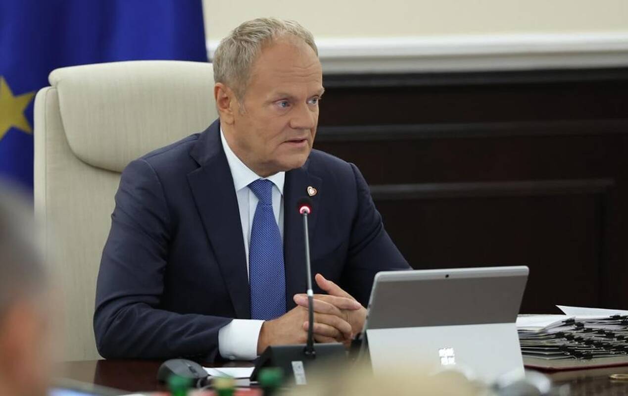 
<span>Po išpuolių mokyklose Tuskas smerkia internetinį „smurto kultą“</span>
