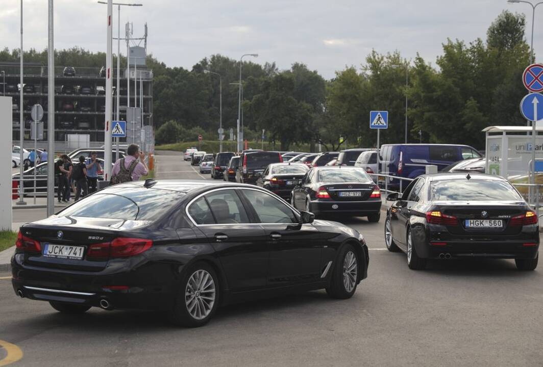 Į Lietuvą sugrįžo Biržiškų šeimos palaikai
