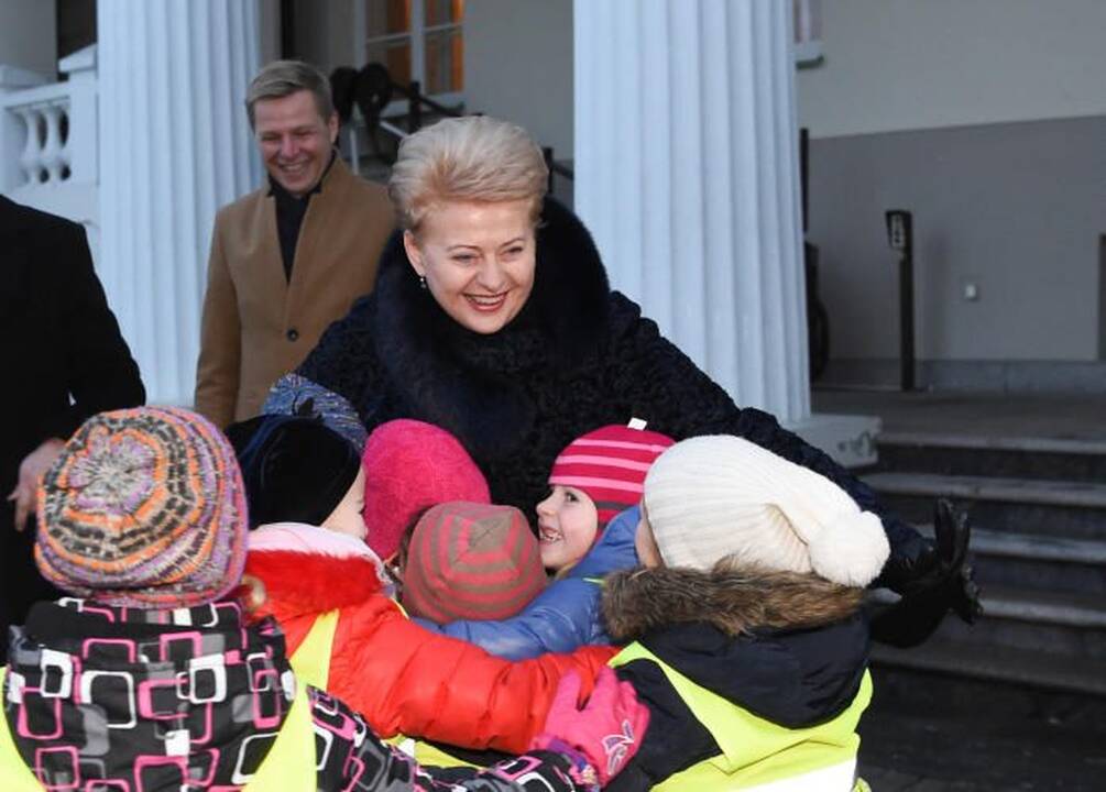 Prezidentė lankėsi Kalėdinėje mugėje