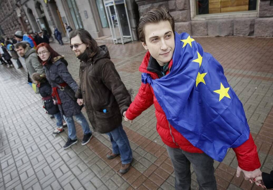 Ukrainos sostinėje - protestai ir gyva grandinė