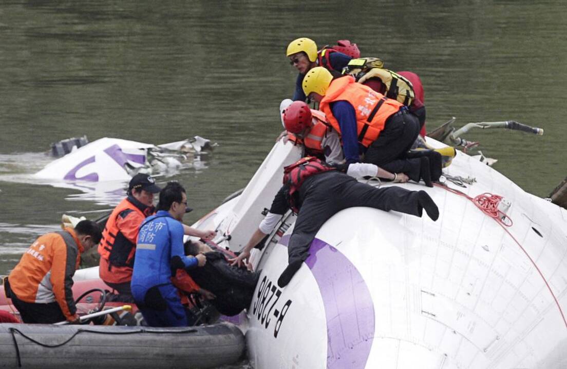 „TransAsia“ lėktuvas nukrito į Taibėjaus upę