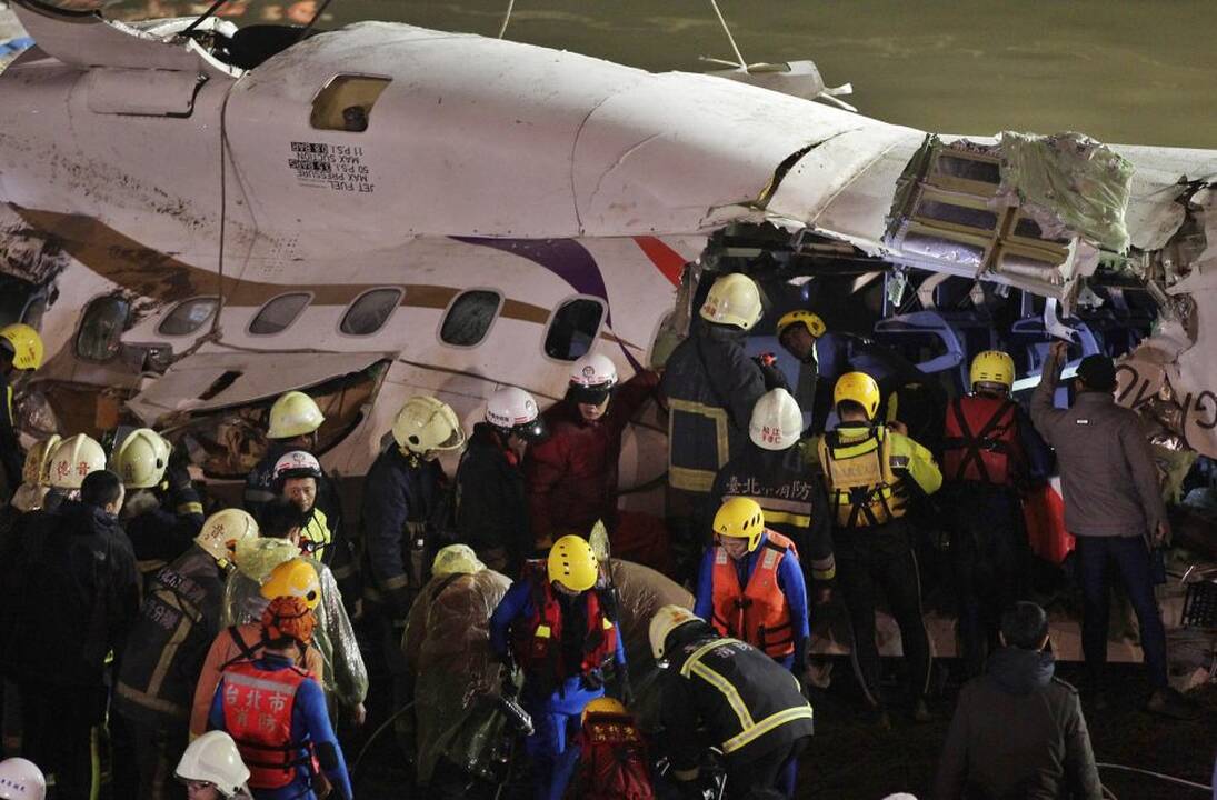 „TransAsia“ lėktuvas nukrito į Taibėjaus upę