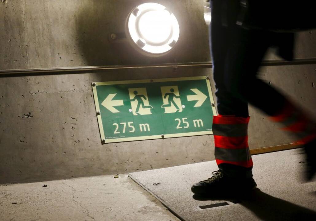 Ilgiausias pasaulyje geležinkelio tunelis