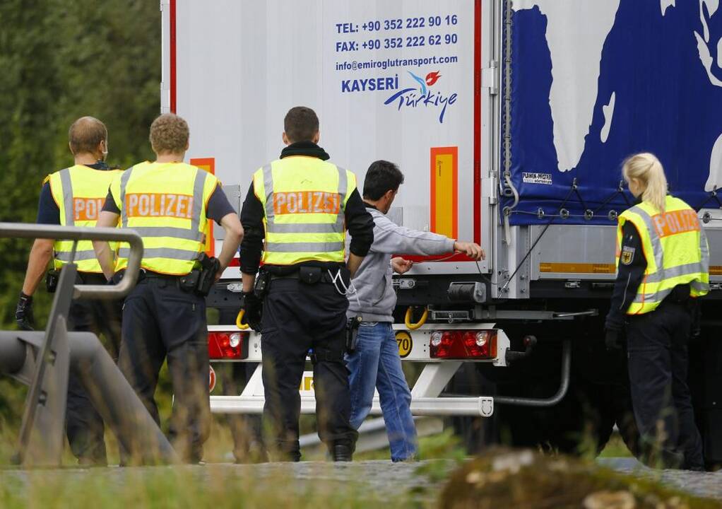 Migrantams suvaldyti Austrijos policijos nepakanka
