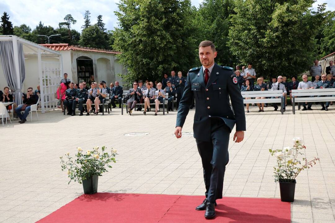Policijos pareigūnų apdovanojimai