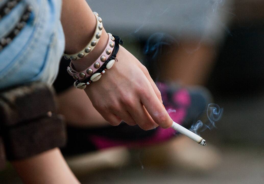 Draudimas nepilnamečiams turėti rūkalų – žlugusi iniciatyva