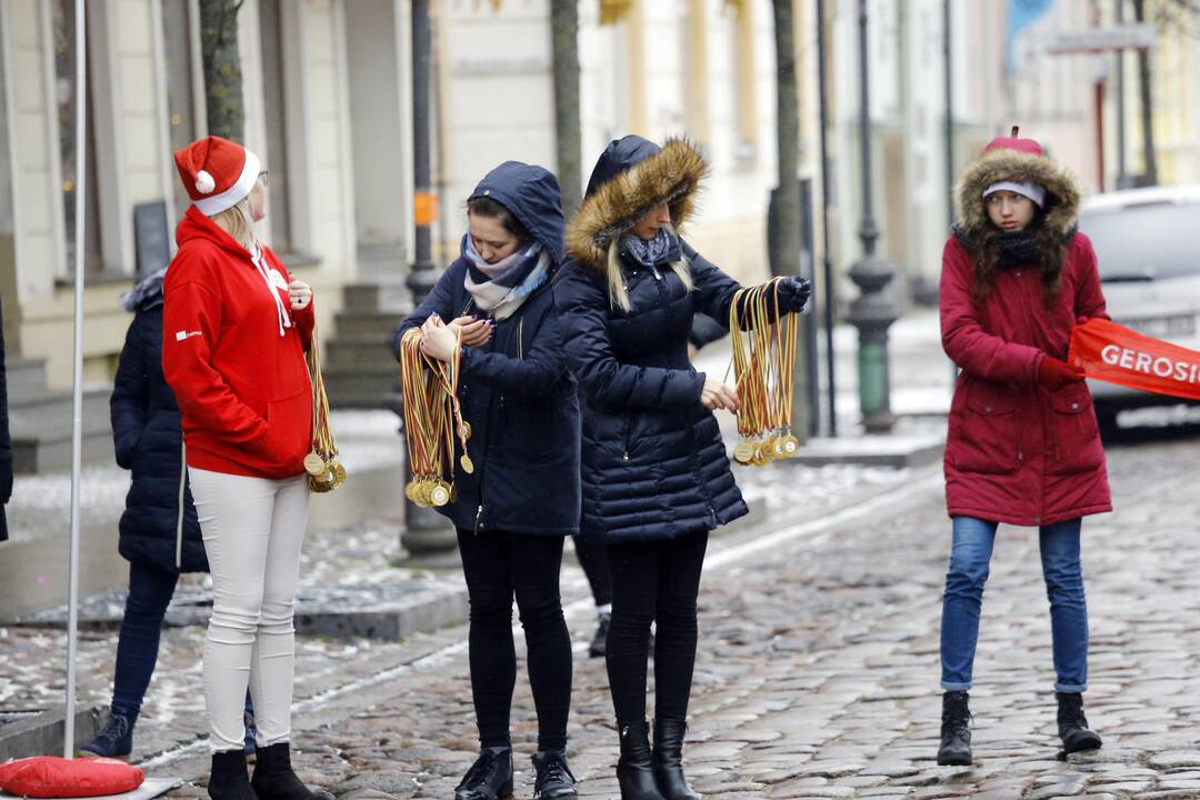 Padovanok senjorams Kalėdas 2018
