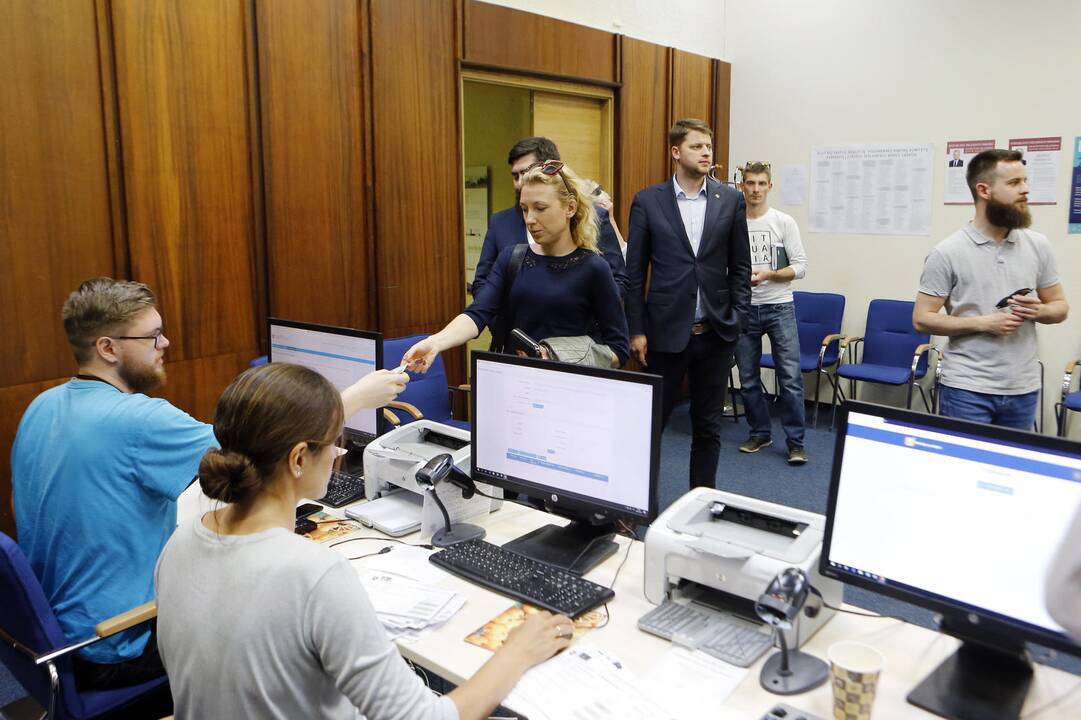 Išankstinis balsavimas antrajame prezidento rinkimų ture