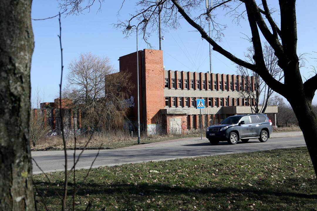 Apleistas kino studijos pastatas