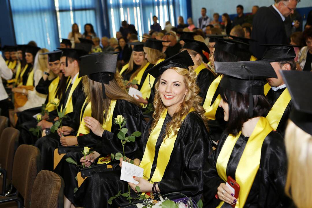 Diplomų teikimas socialiniame fakultete