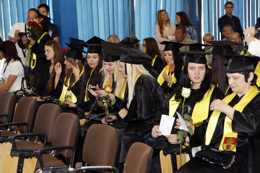 Diplomų teikimas socialiniame fakultete