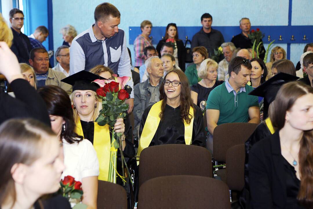 Diplomų teikimas socialiniame fakultete