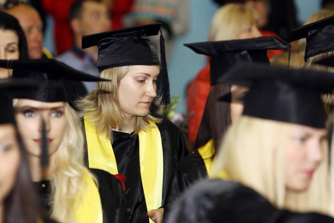 Diplomų teikimas socialiniame fakultete