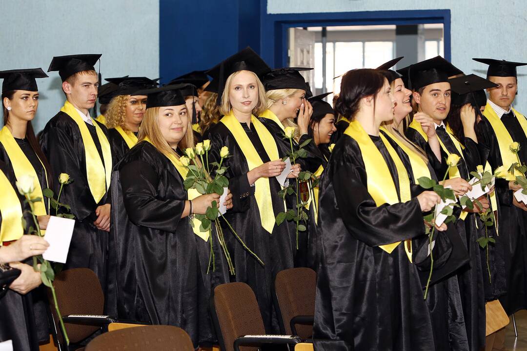 Diplomų teikimas socialiniame fakultete