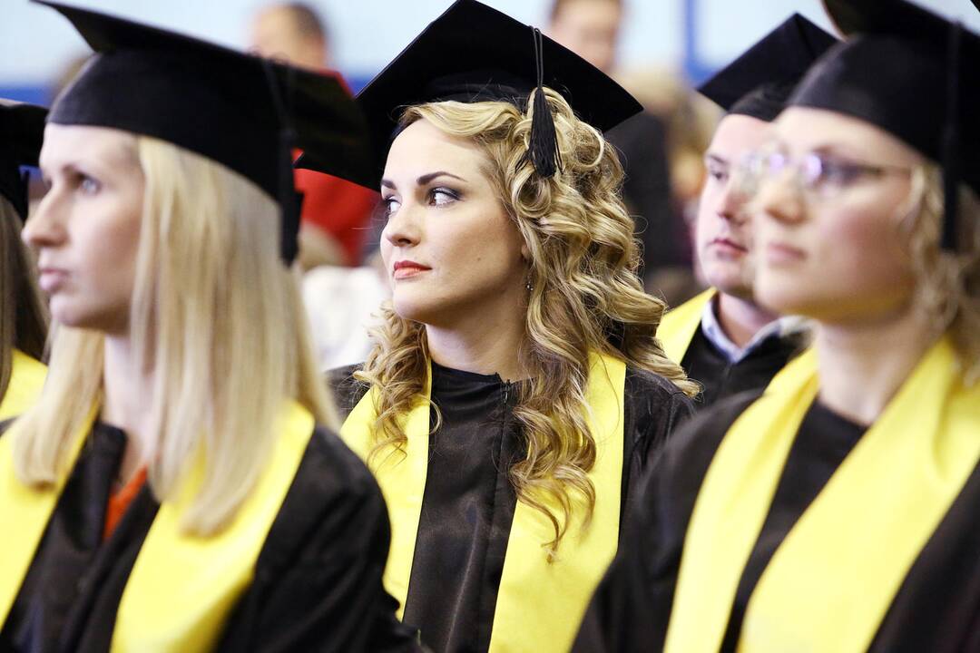 Diplomų teikimas socialiniame fakultete