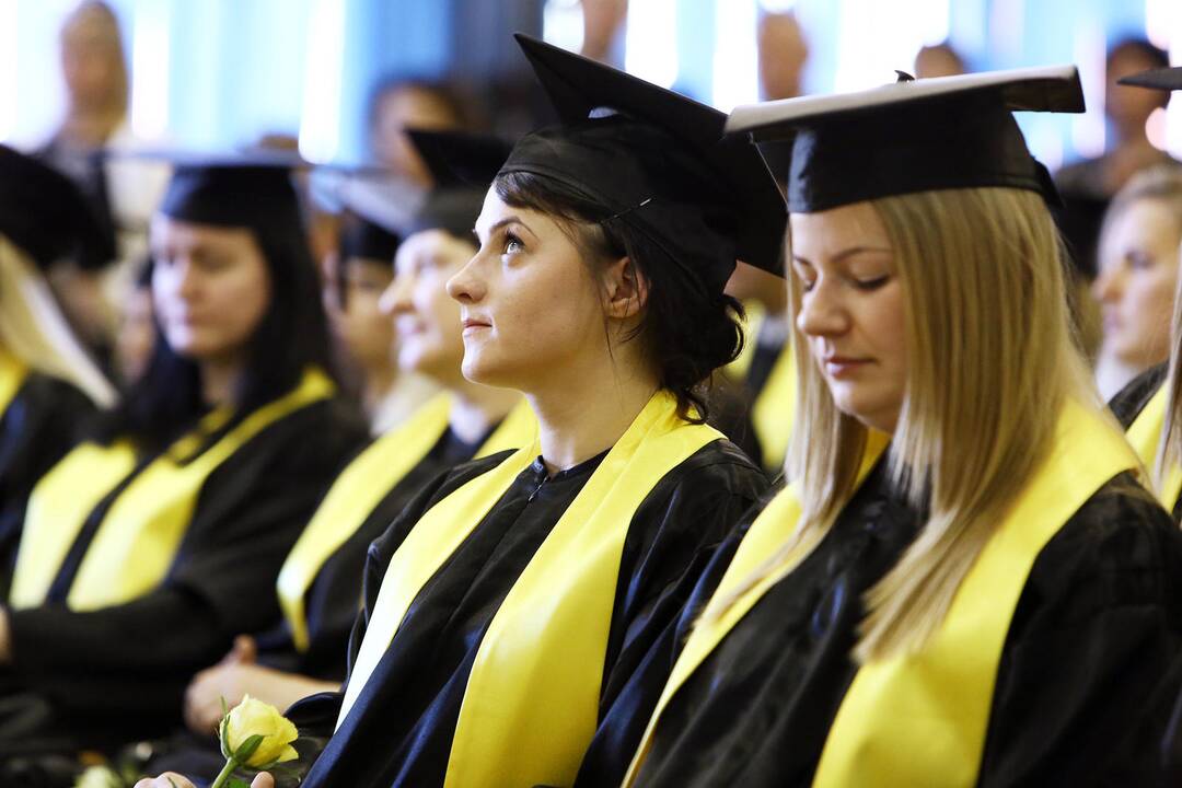 Diplomų teikimas socialiniame fakultete