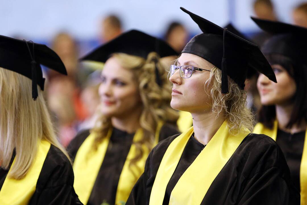 Diplomų teikimas socialiniame fakultete