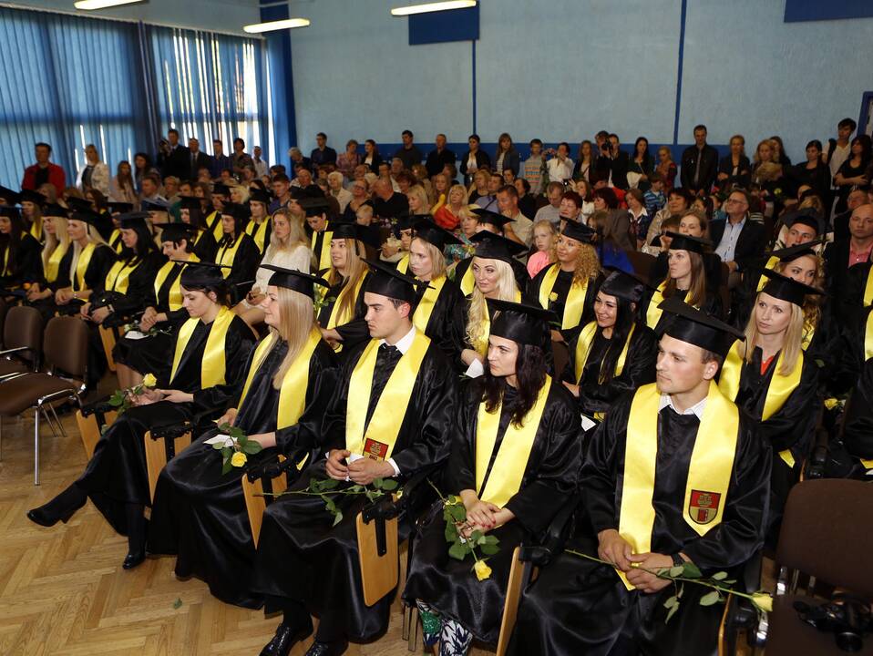 Diplomų teikimas socialiniame fakultete