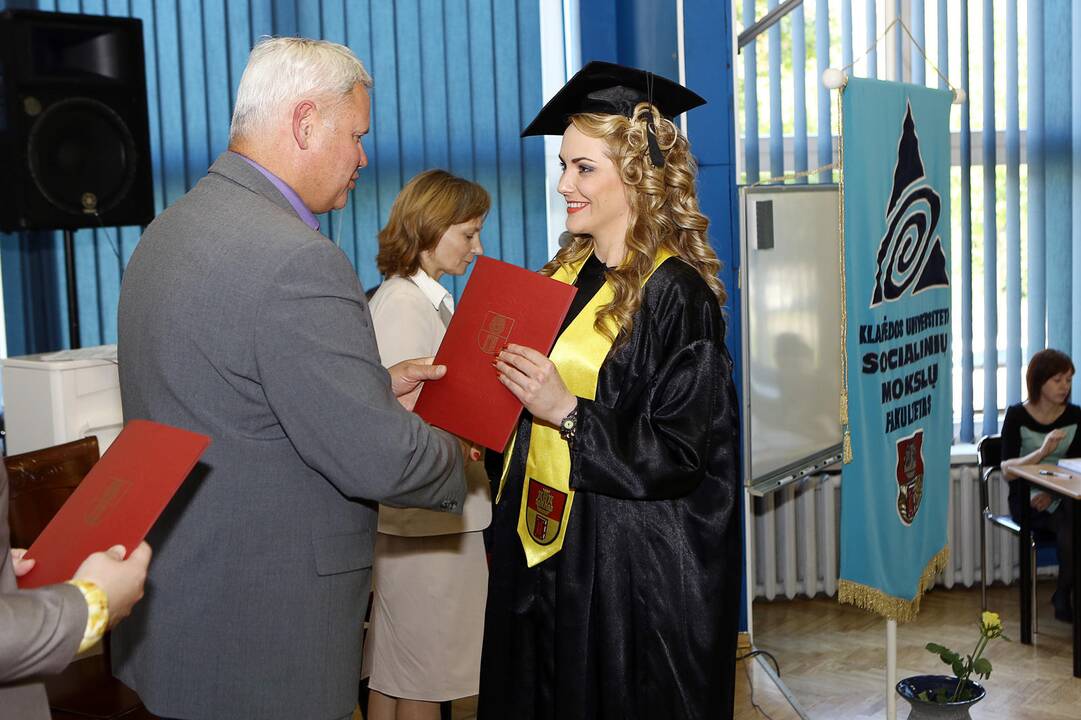 Diplomų teikimas socialiniame fakultete