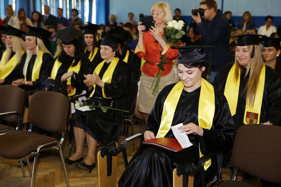 Diplomų teikimas socialiniame fakultete