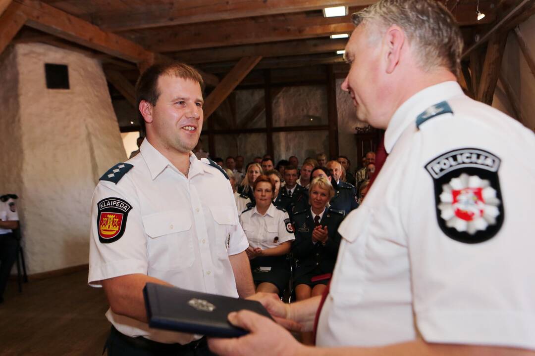 Priesaiką davė policininkės