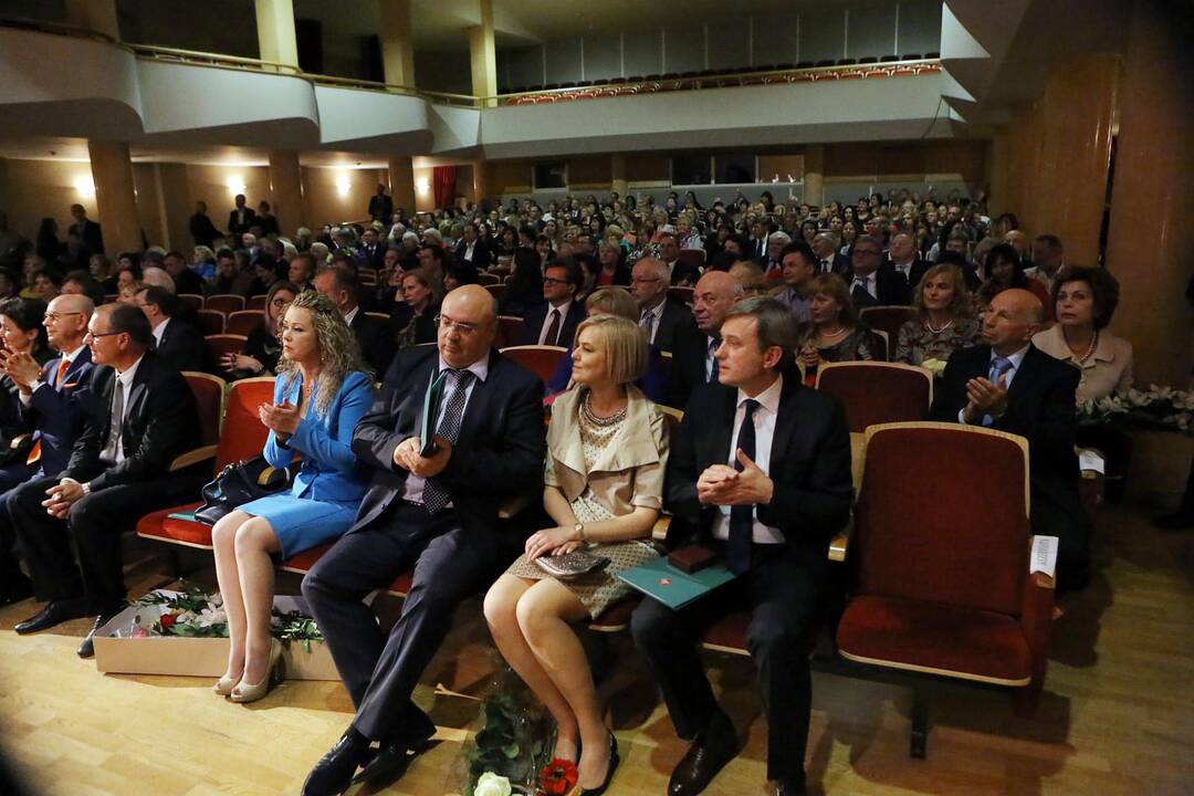 Nusipelniusiems šalies ir uostamiesčio medikams – padėkos