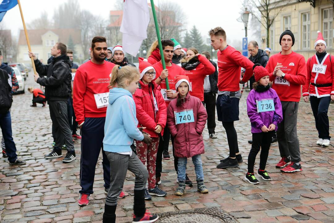 Kalėdinis bėgimas "Padovanok senjorams Kalėdas"