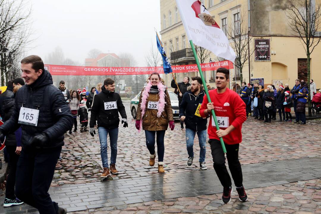 Kalėdinis bėgimas "Padovanok senjorams Kalėdas"
