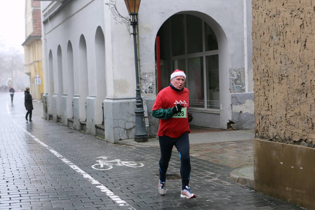 Kalėdinis bėgimas "Padovanok senjorams Kalėdas"