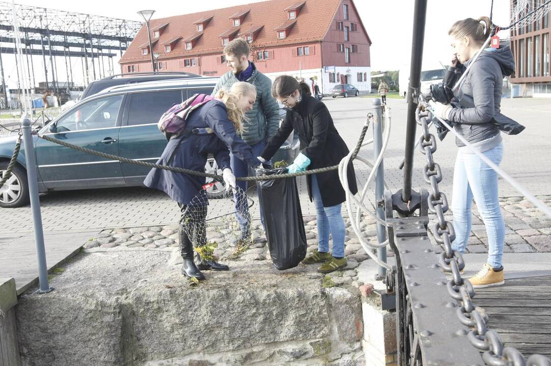 Upės dugne – mylimosios nuotrauka?