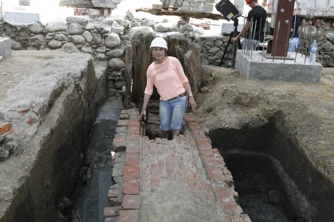 Uostamiesčio archeologus nudžiugino atradimai istoriniame silkių sandėlyje 