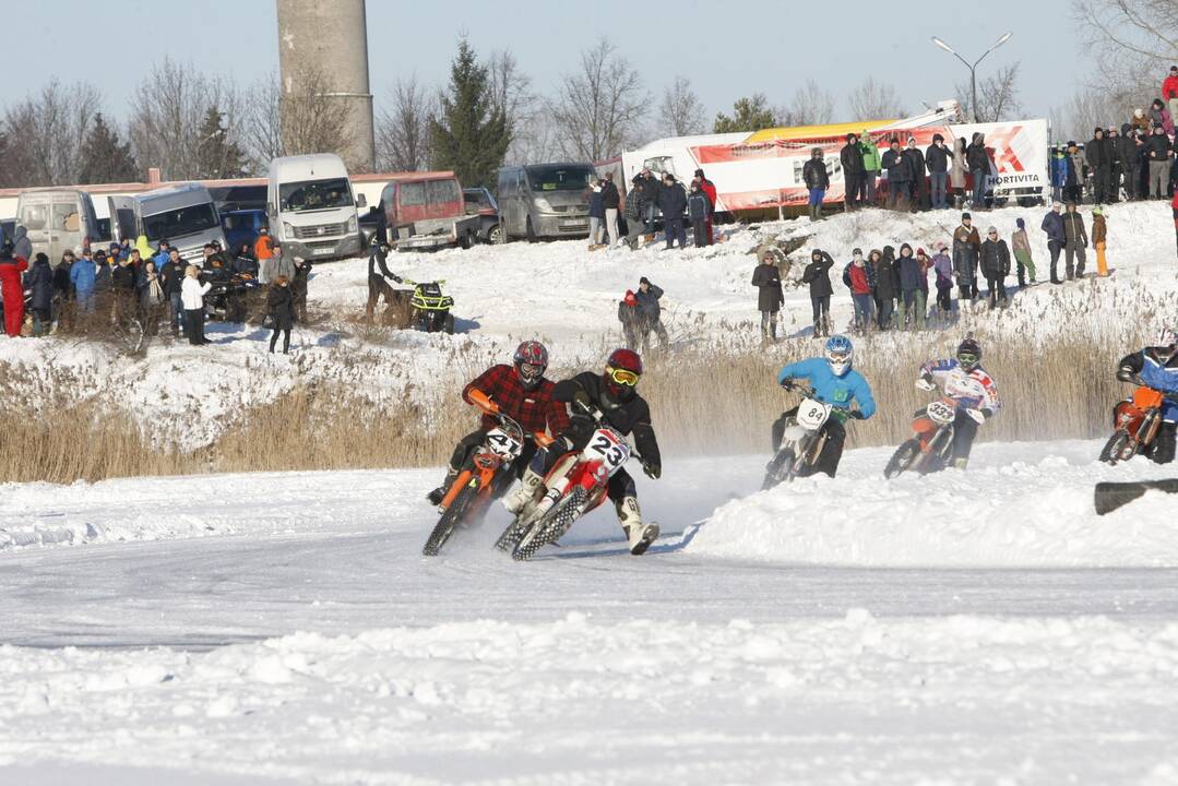 Adrenalino kupinos auto-moto žiemos varžybos