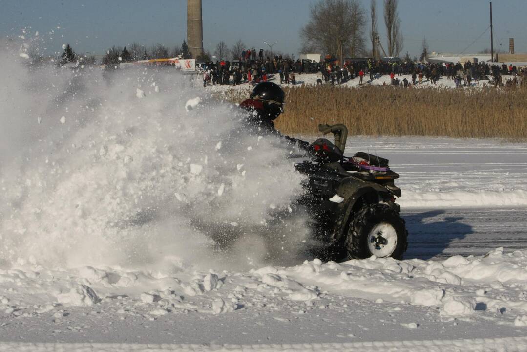 Adrenalino kupinos auto-moto žiemos varžybos