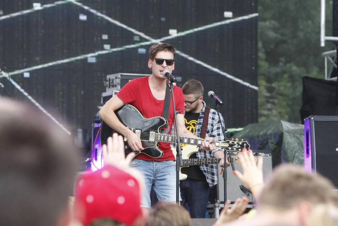 Festivalio „Karklė 2014 Live Music Beach“ dalyviams smagu bet kokiu oru