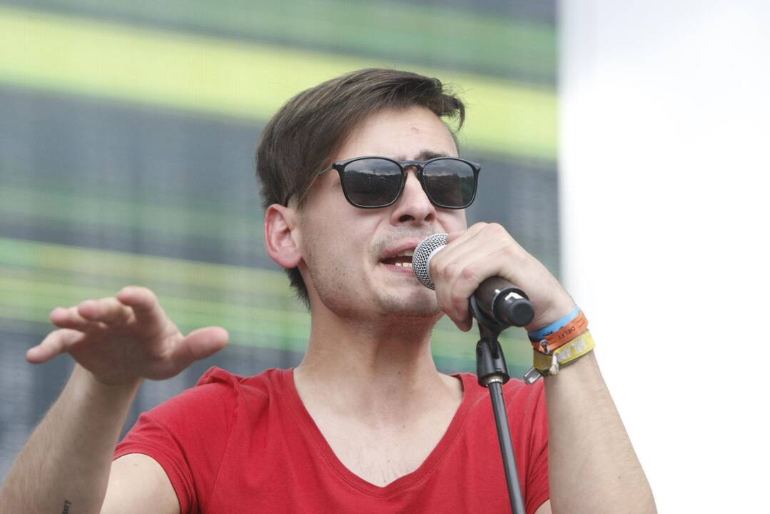 Festivalio „Karklė 2014 Live Music Beach“ dalyviams smagu bet kokiu oru