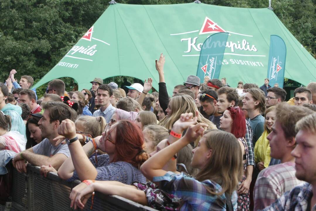 Festivalio „Karklė 2014 Live Music Beach“ dalyviams smagu bet kokiu oru