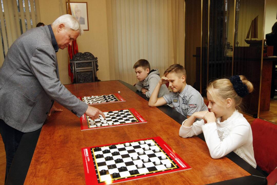 Moksleivių šaškių turnyro nugalėtojai