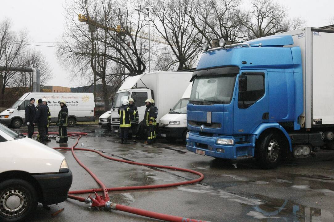 Klaipėdoje degė automobiliai