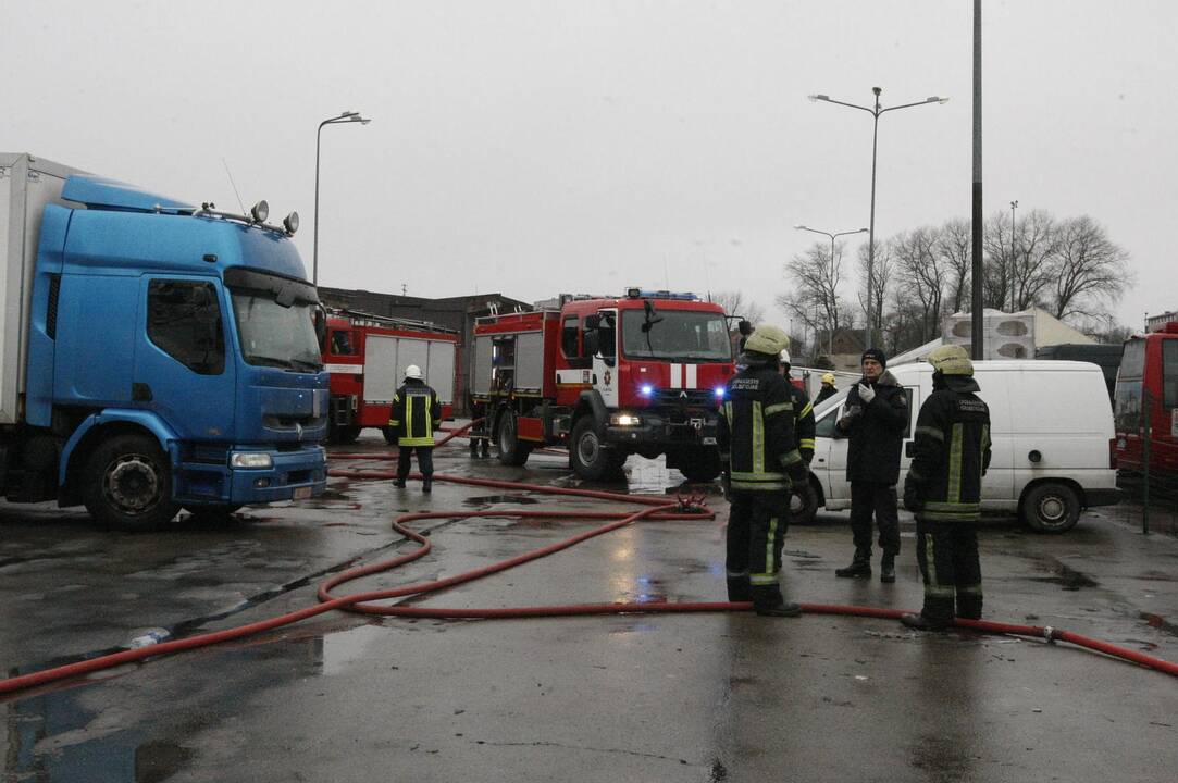 Klaipėdoje degė automobiliai