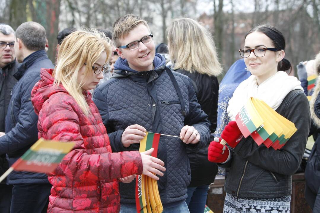 „Tautiška giesmė“ skambėjo įvairiomis kalbomis